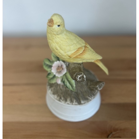 Mann Other - Yellow‎ Bird With Music Box Playing "The Way We Were" Porcelain Figurine 7"